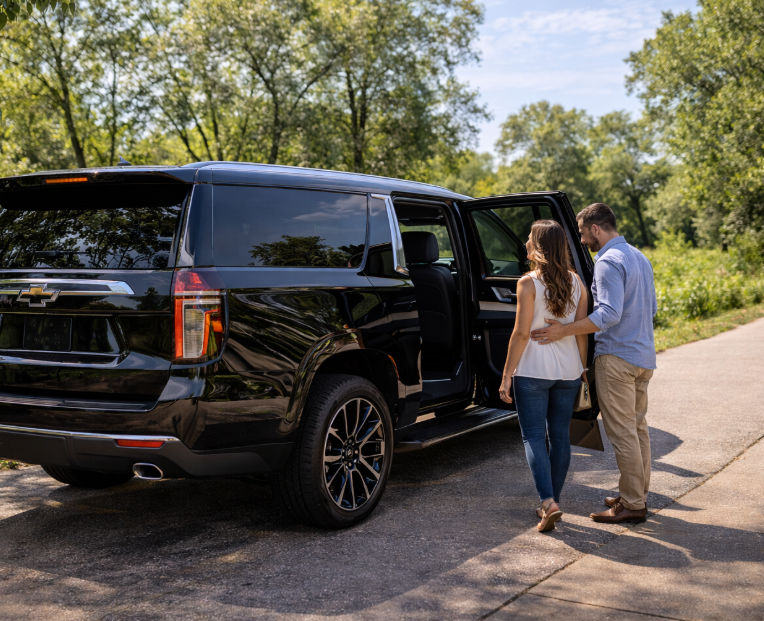 Black car with chauffeur in Des Plaines